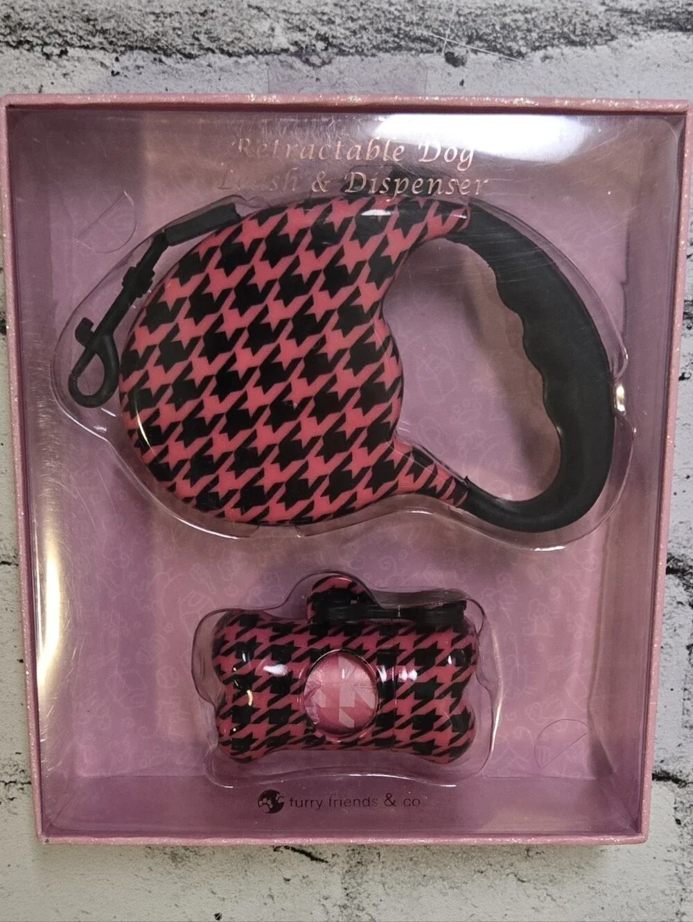 Pink Houndstooth Retractable Dog Leash Dispenser Set NIB